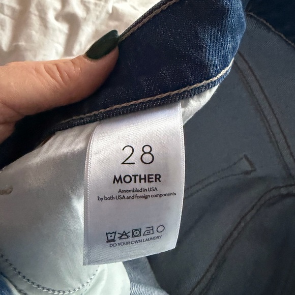 MOTHER The Dazzler Mid-Rise Straight-Leg Jeans - Picture 4 of 7